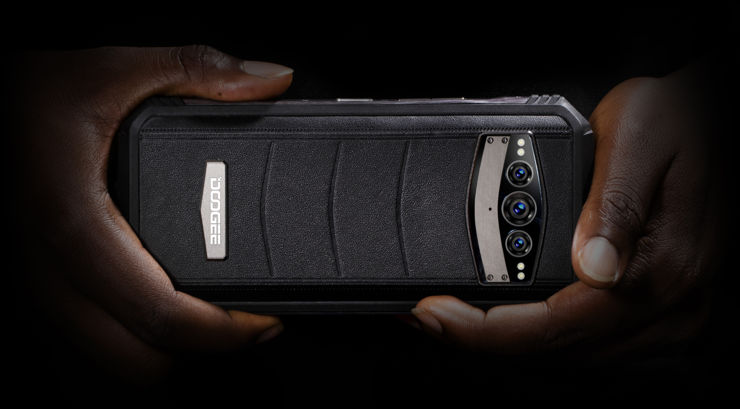 DOOGEE ДЕМОНСТРИРУЕТ КРУТОГО ПАРНЯ С ESIM DOOGEE V30
